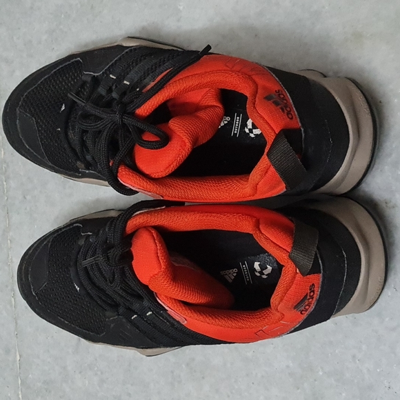 Adidas shoes. - Picture 2 of 9